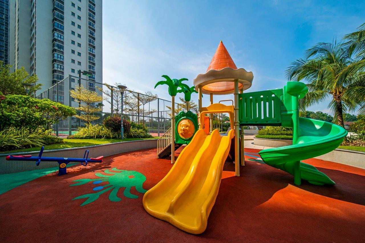 Seafront Country Garden Danga Bay By Lions Bay Pangsapuri